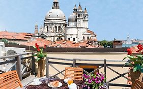 Dorsoduro Charme Apartments By Wonderful Italy